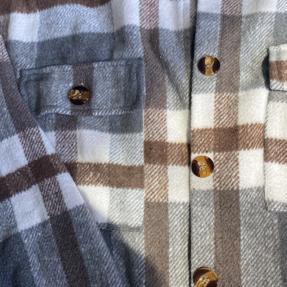 Shacket - Picture 2 of 4